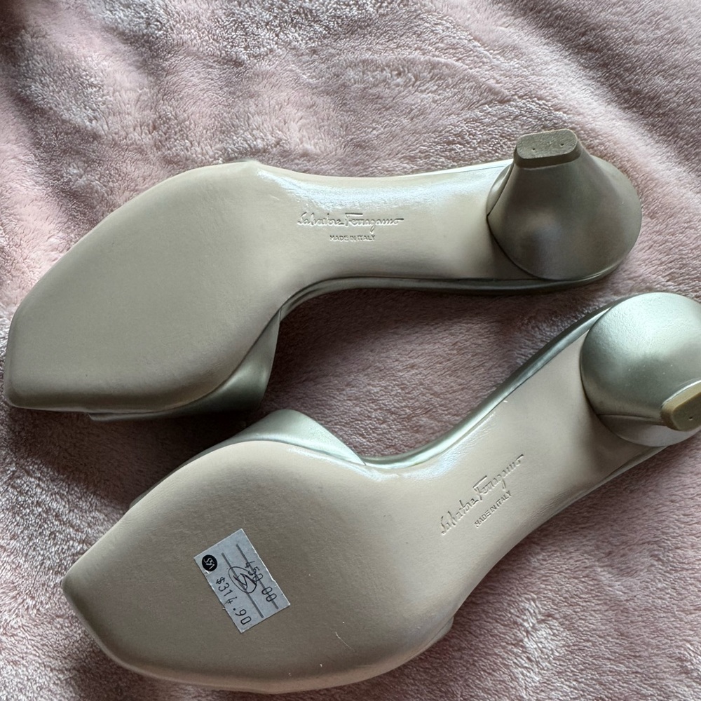 Salvatore Ferragamo Gray Sandals Minimalist Design - Picture 4 of 10